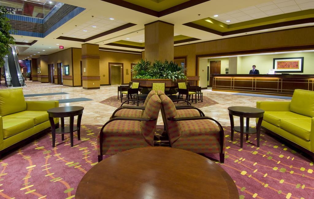 Hotel Doubletree By Hilton Lansing Interior foto